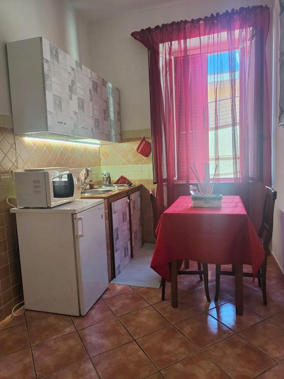 Red Nine - Stazione Tiburtina Apartamento